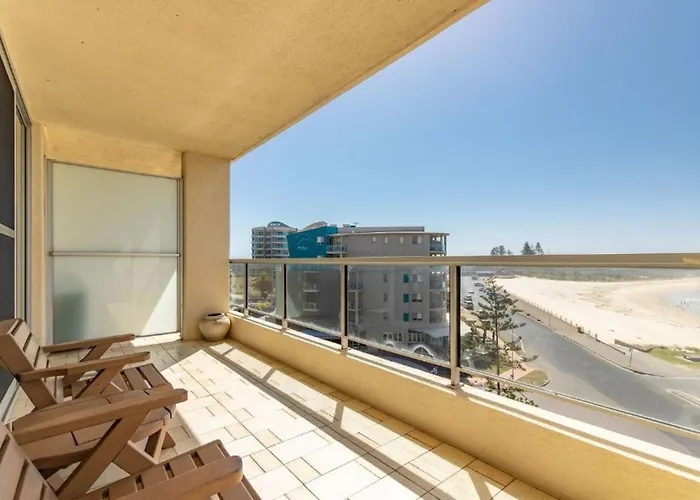 Beachpoint 402 - Linen Not Included